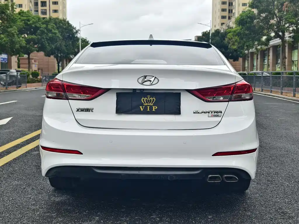 Hyundai Elantra — миниатюра 20