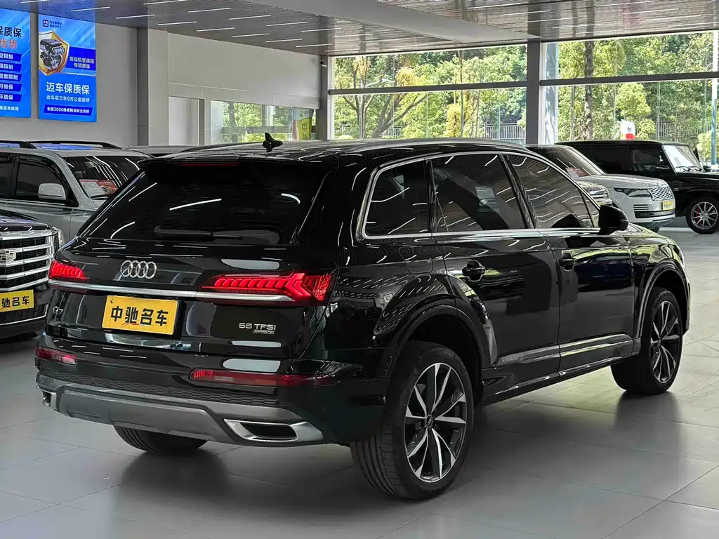 Audi Q7 2023 55 TFSI quattro S line Sport
