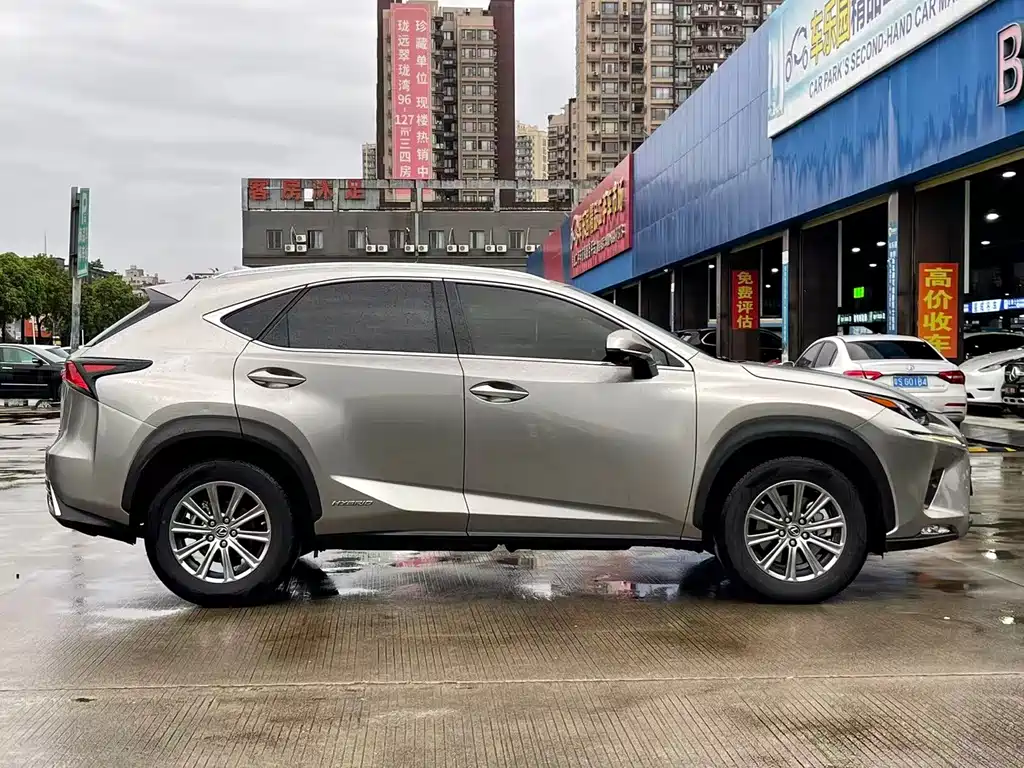 Lexus NX — миниатюра 4