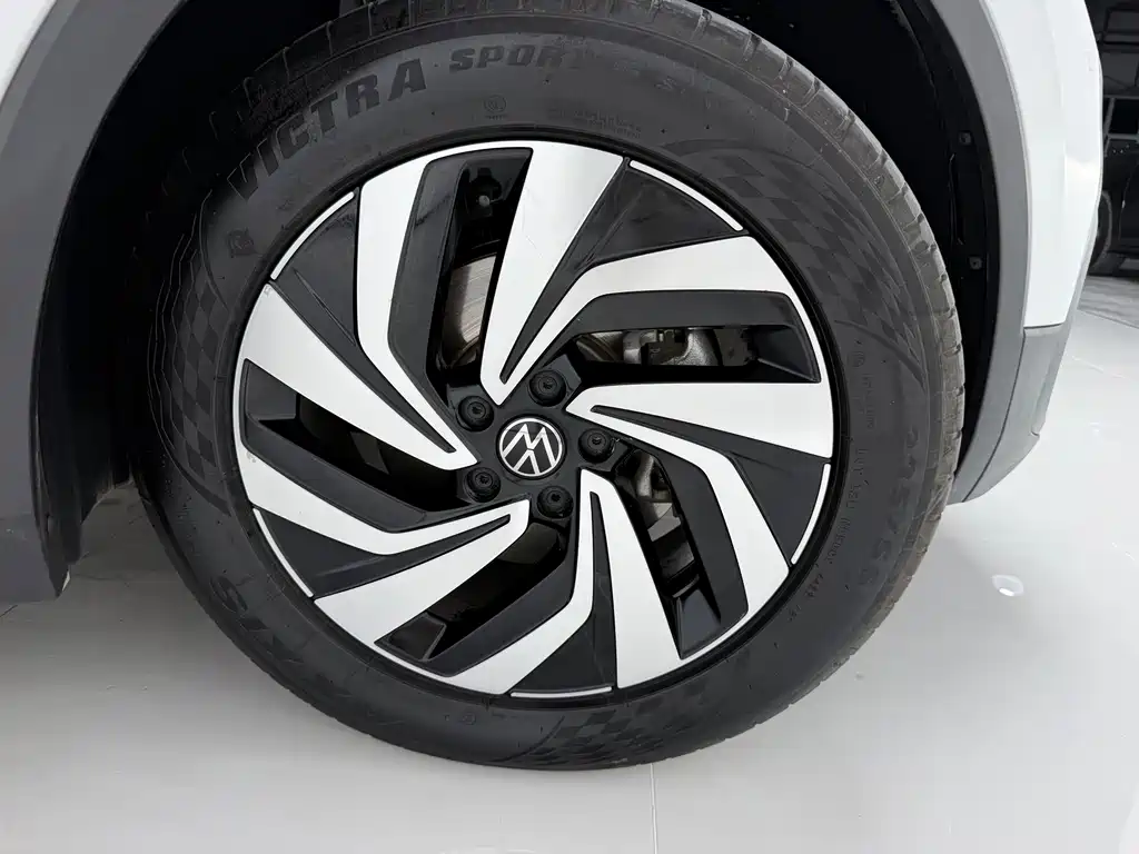 Volkswagen Tiguan L — миниатюра 14