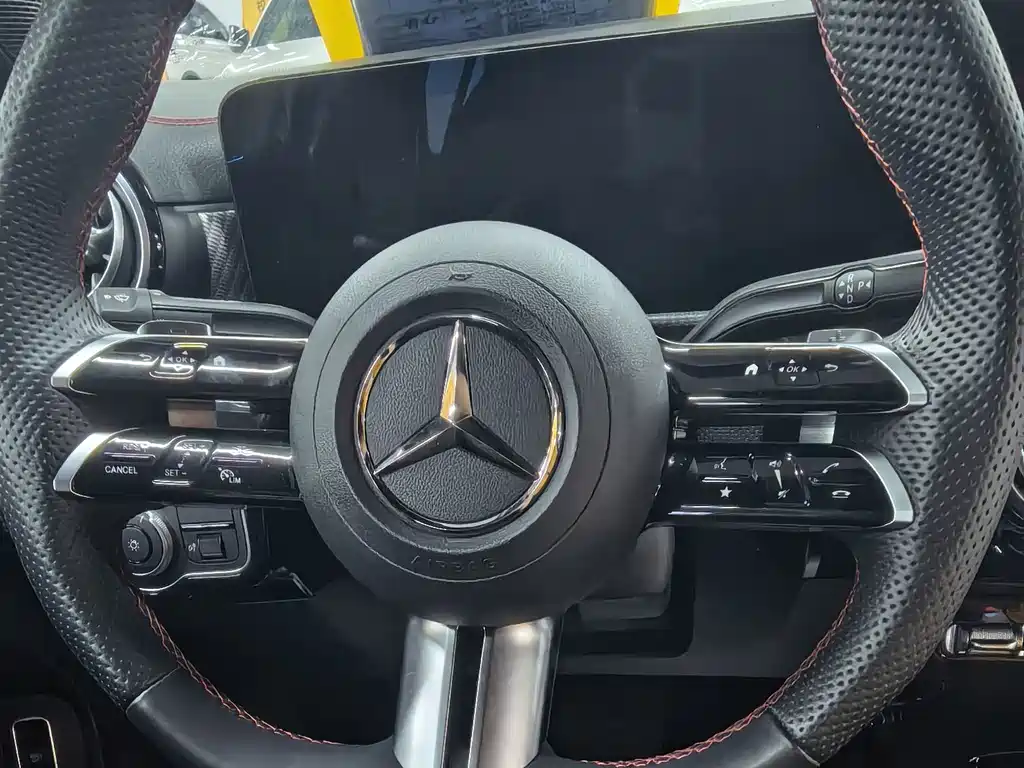 Mercedes-Benz A-Class — миниатюра 11