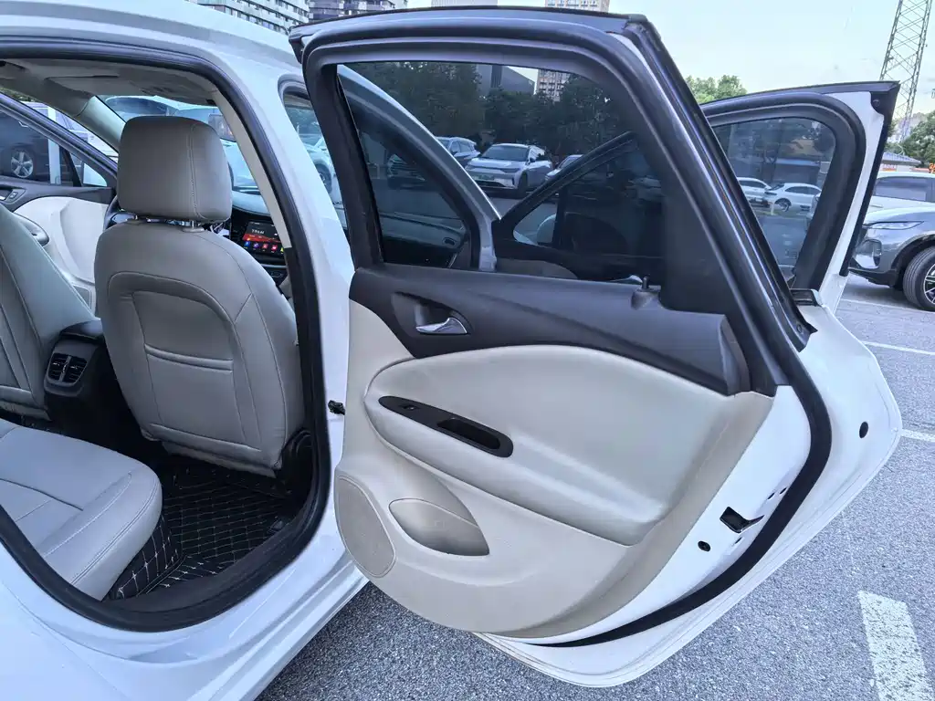 Buick Verano — миниатюра 16
