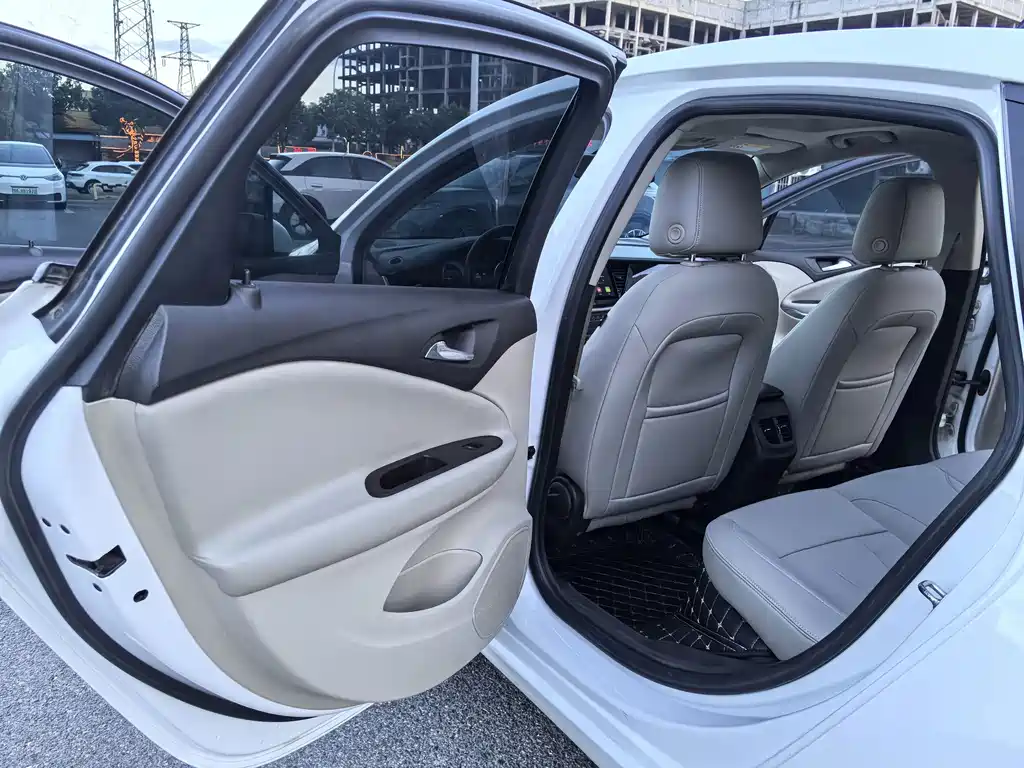 Buick Verano — миниатюра 15
