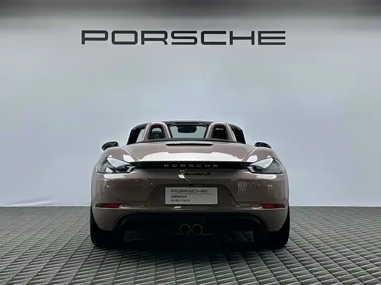 PORSCHE 718