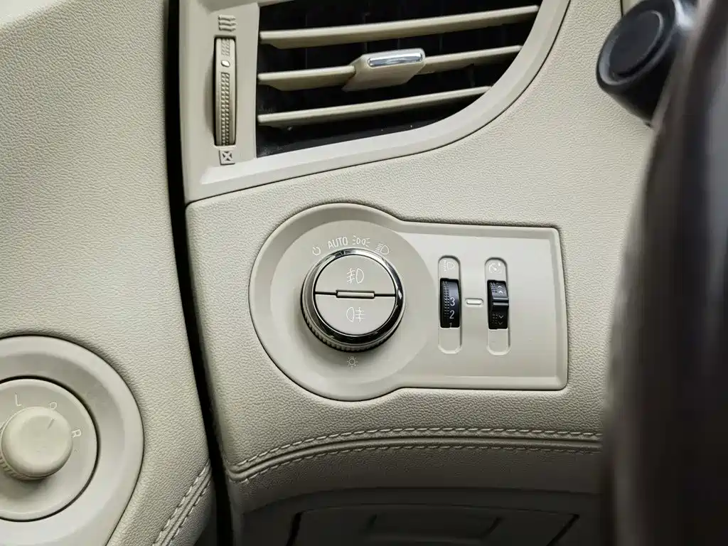 Buick LaCrosse — миниатюра 21