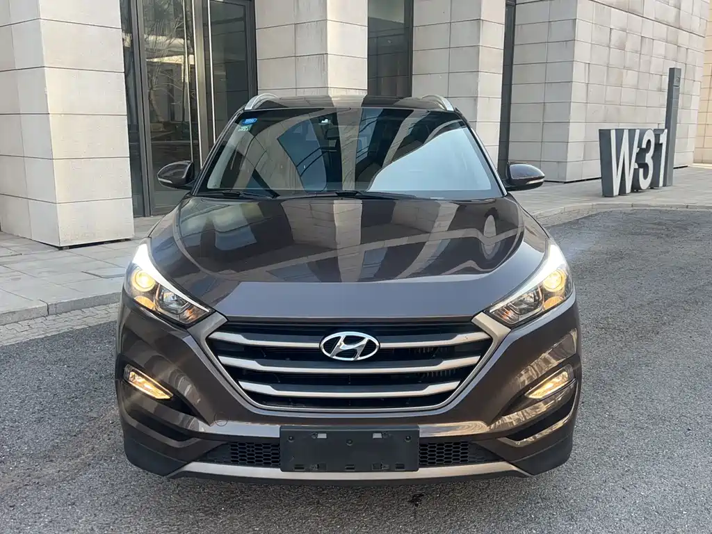HYUNDAI TUCSON