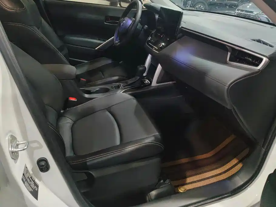 Toyota Corolla Cross — миниатюра 8