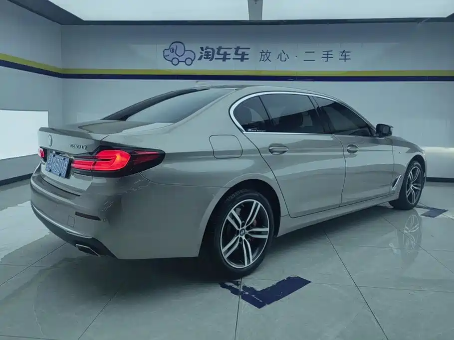 BMW 5 Series — миниатюра 3