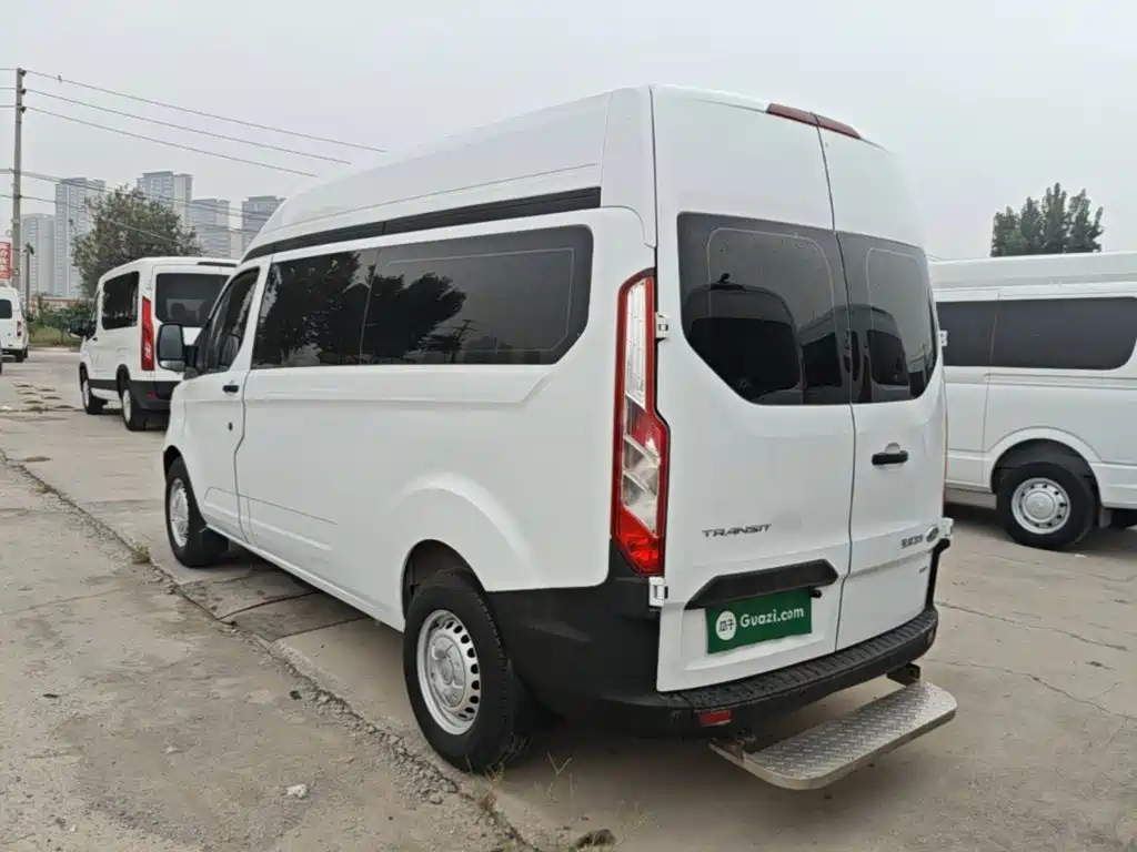 Ford Transit — миниатюра 5