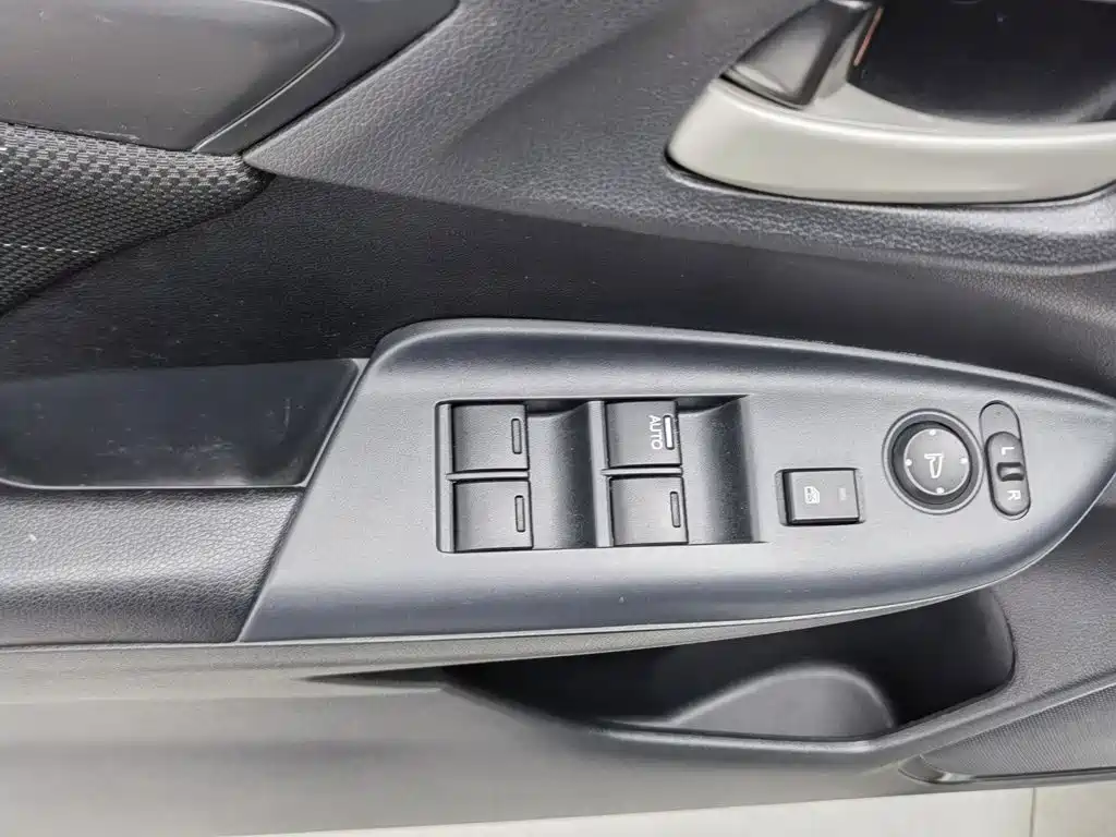 Honda Fit — миниатюра 9