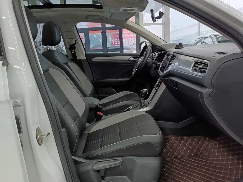 VOLKSWAGEN T ROC EXPLORING SONGS