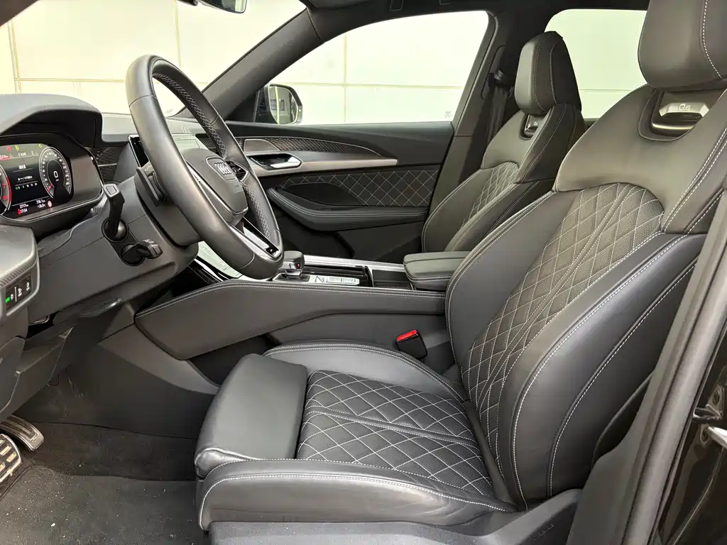 Audi Q6 2024 45 TFSI quattro 6 мест
