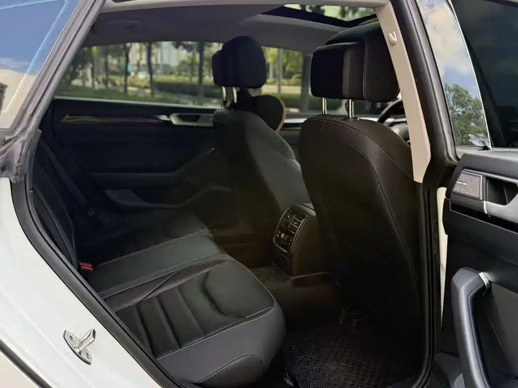 Volkswagen CC — миниатюра 9