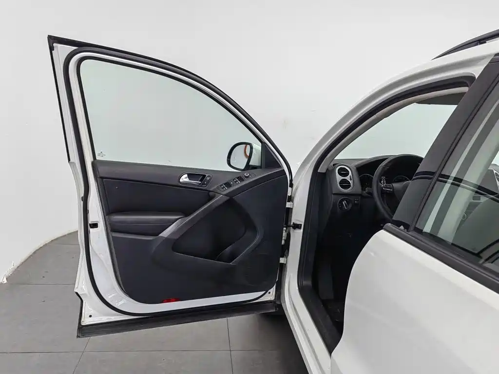 Volkswagen Tiguan 2012 1.8TSI AT