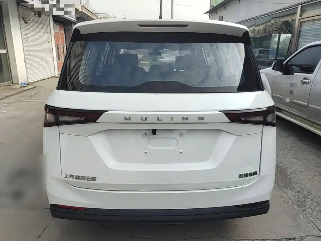 Wuling Jiachen — миниатюра 6
