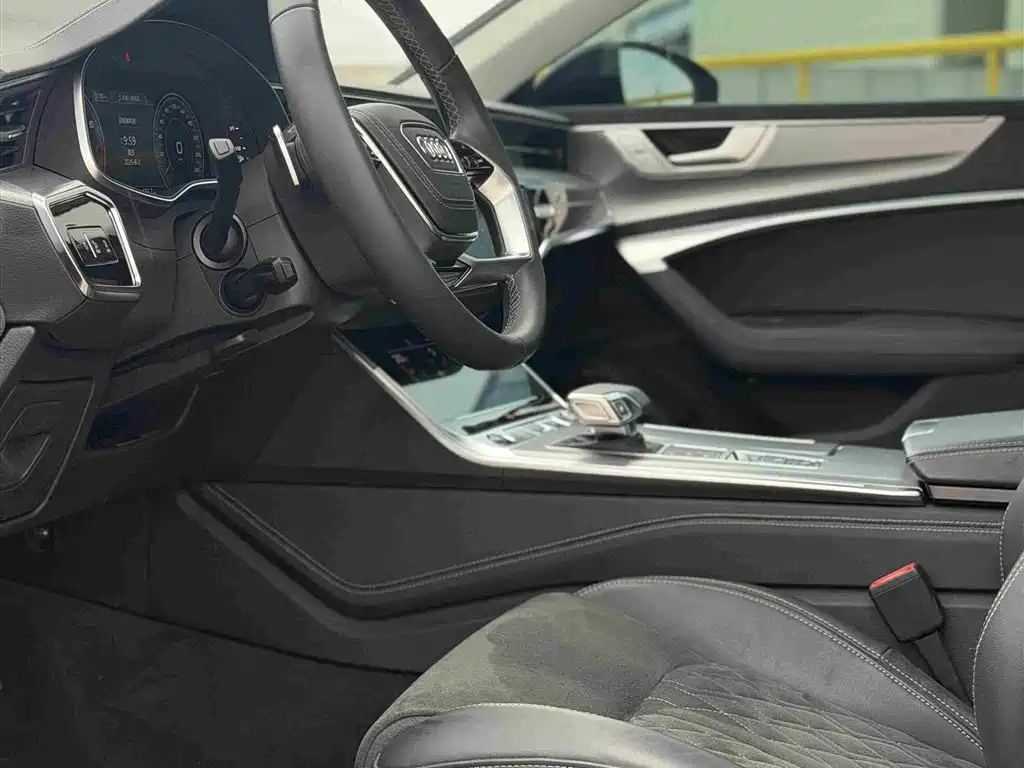 Audi A7L — миниатюра 13