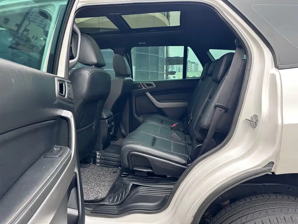 Ford Everest — миниатюра 7