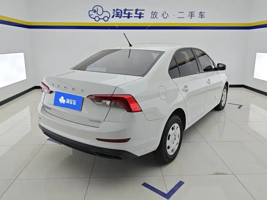 Skoda Rapid — миниатюра 3