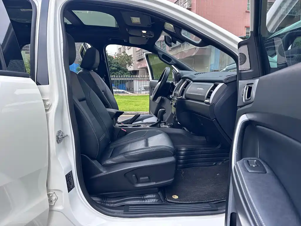 Ford Everest — миниатюра 15