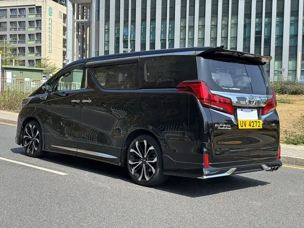 Toyota Alphard - фото 13