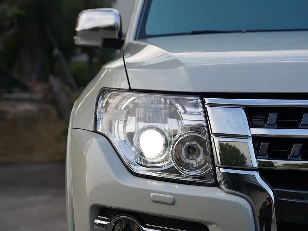 Mitsubishi V93 2020 3.0L