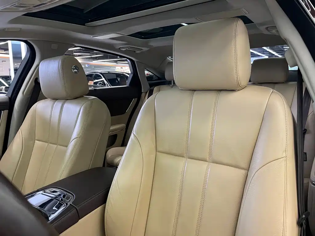 Jaguar XJ — миниатюра 21