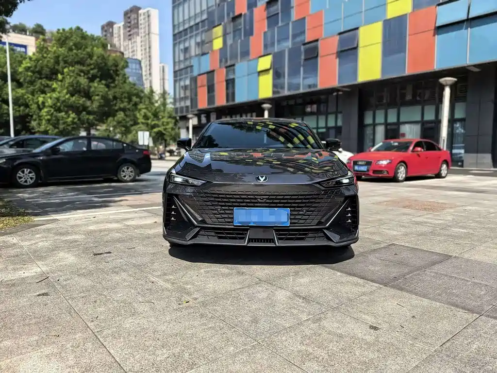 Changan UNI-V 2022 1.5T Luxury