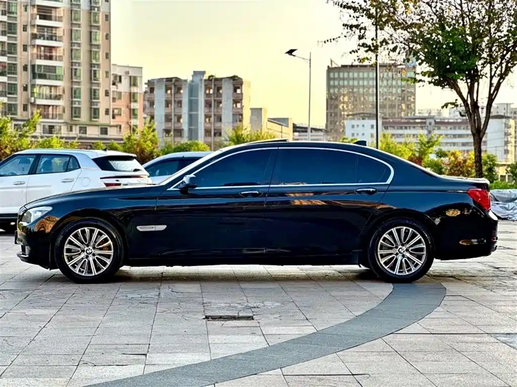 BMW 7 Series 7 2009 750Li Lead