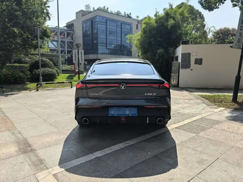 Changan UNI-V 2022 1.5T Luxury