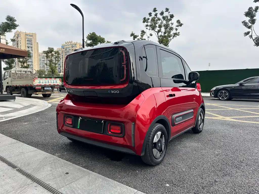 BAOJUN E300