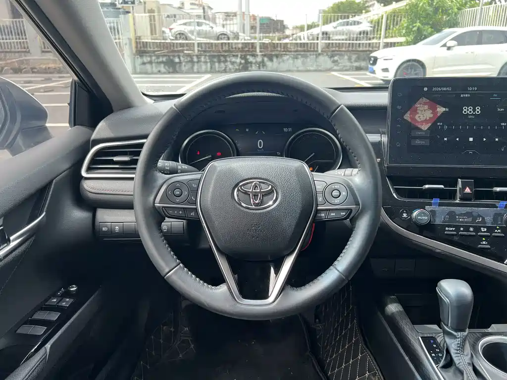 Toyota Camry — миниатюра 7