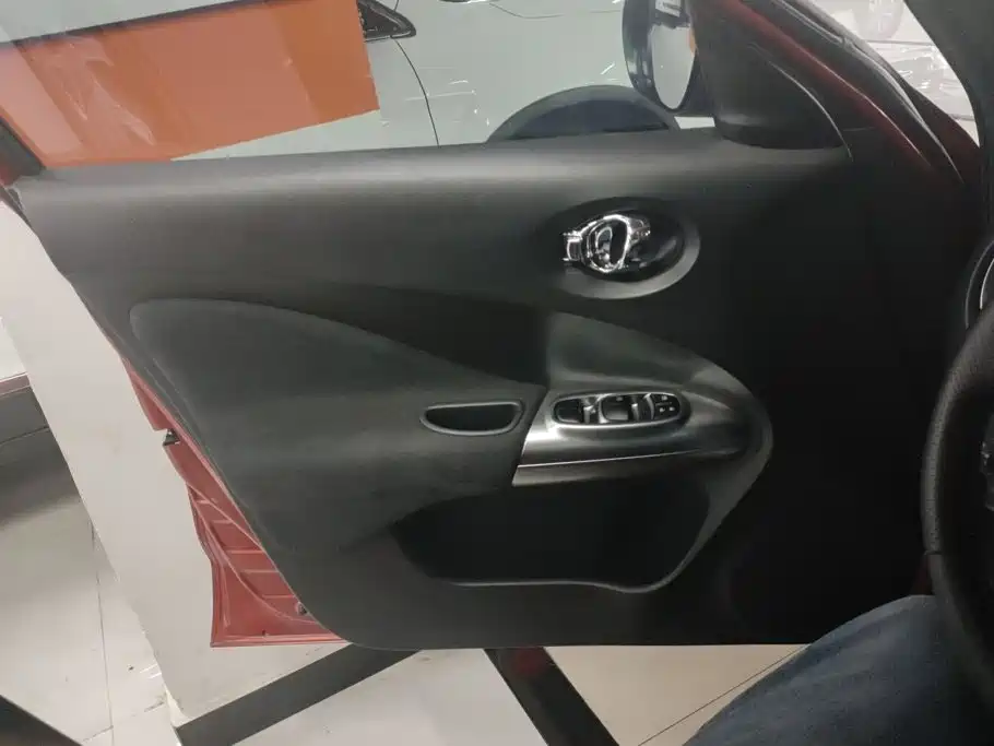 Infiniti ESQ — миниатюра 7