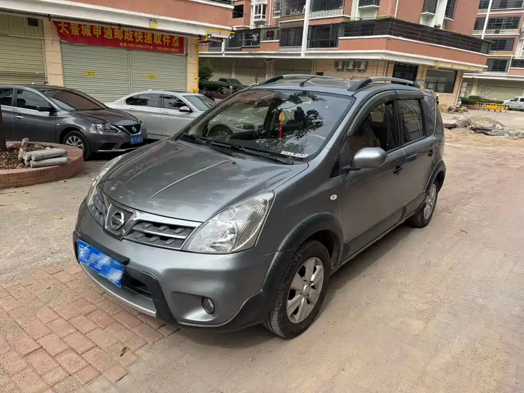 Nissan Livina 2011