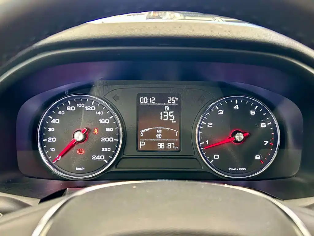 Roewe i6 Classic — миниатюра 13