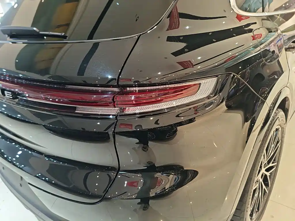 Porsche Cayenne Hybrid — миниатюра 8
