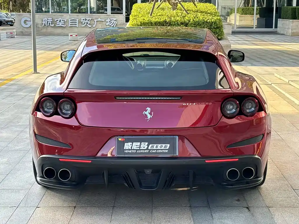 FERRARI GTC4LUSSO