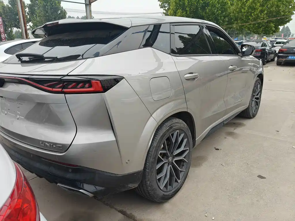 Changan UNI-Z New Energy — миниатюра 6