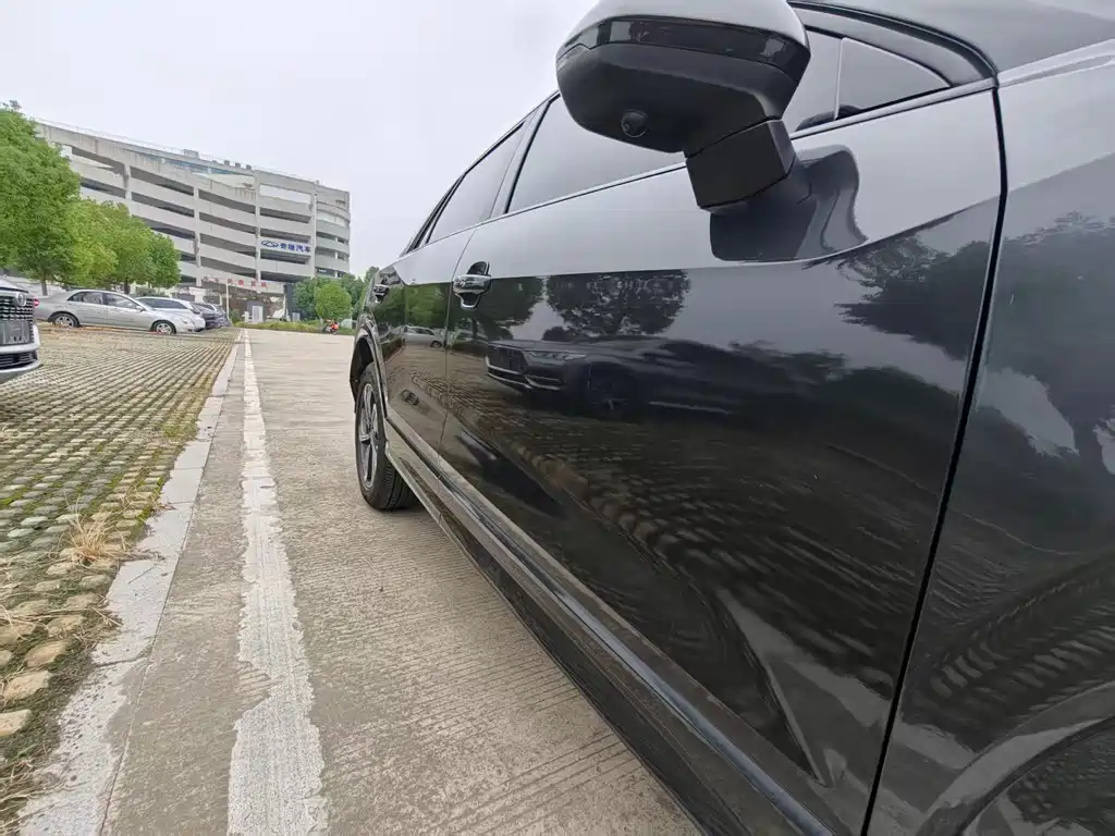 Audi Q2L e-tron — миниатюра 24
