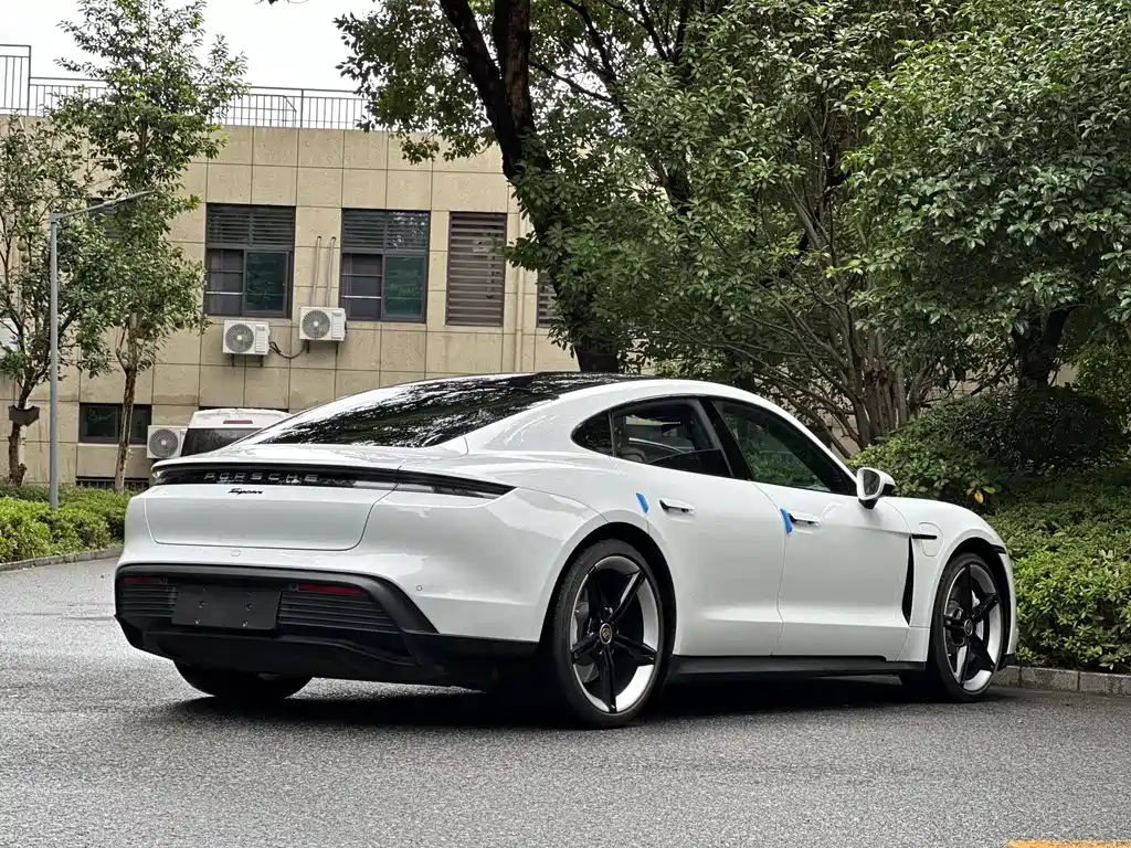 Porsche Taycan 2022 Taycan