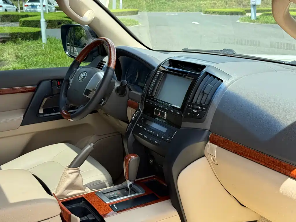 Toyota Land Cruiser — миниатюра 14