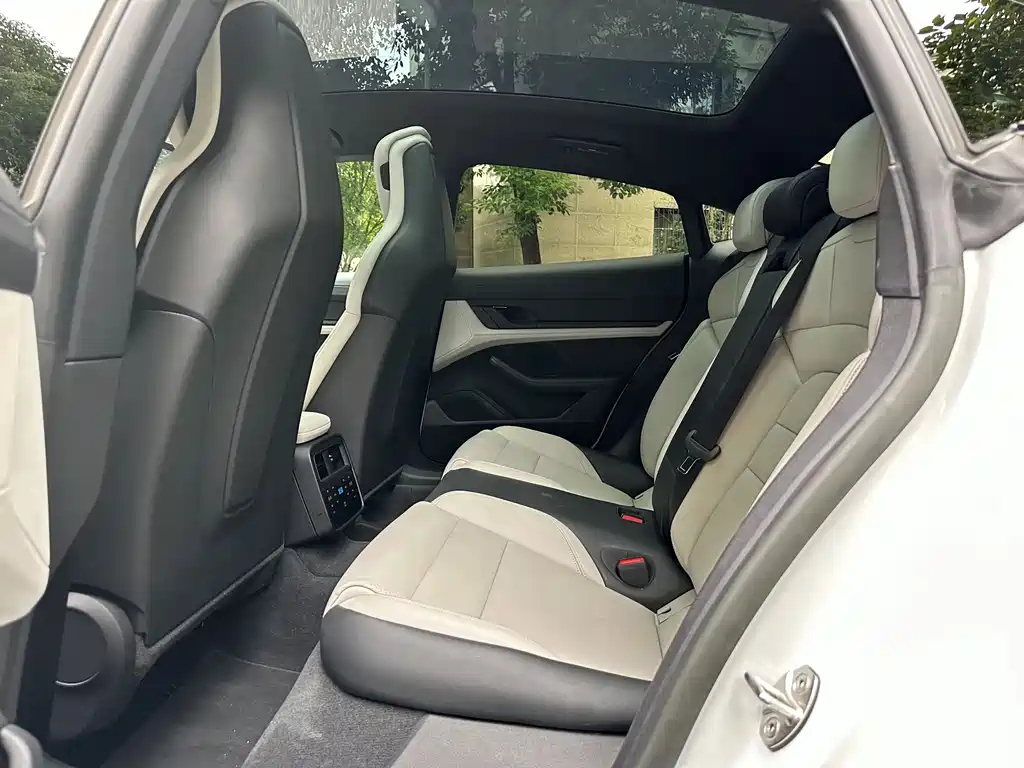 Porsche Taycan 2022 Taycan