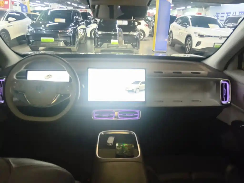 Leapmotor Leapmotor B10 — миниатюра 10