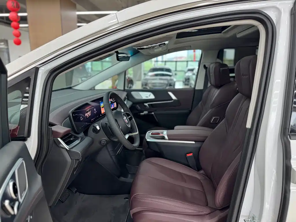 Buick Century 2025 2.0T мест