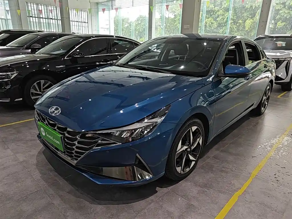Купить Hyundai Elantra