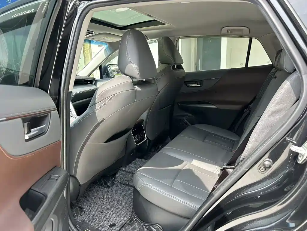 Toyota Harrier — миниатюра 5