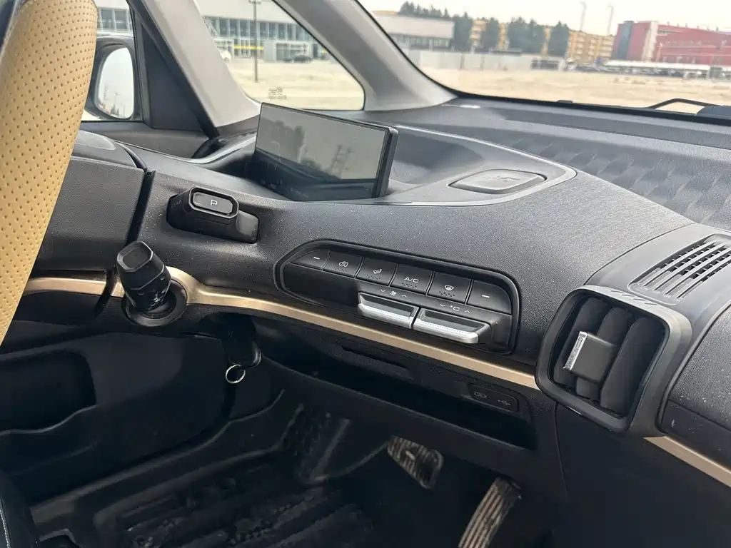 Baojun KiWi EV — миниатюра 12