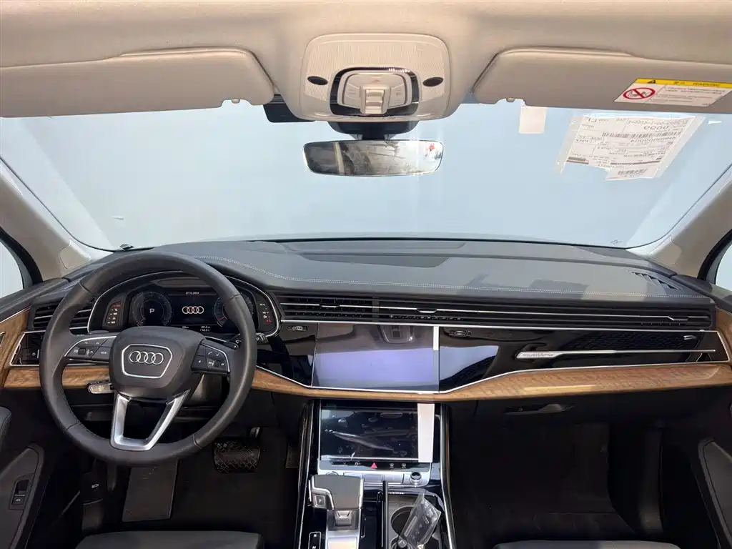 Audi Q7 2023 55 TFSI quattro S Luxury