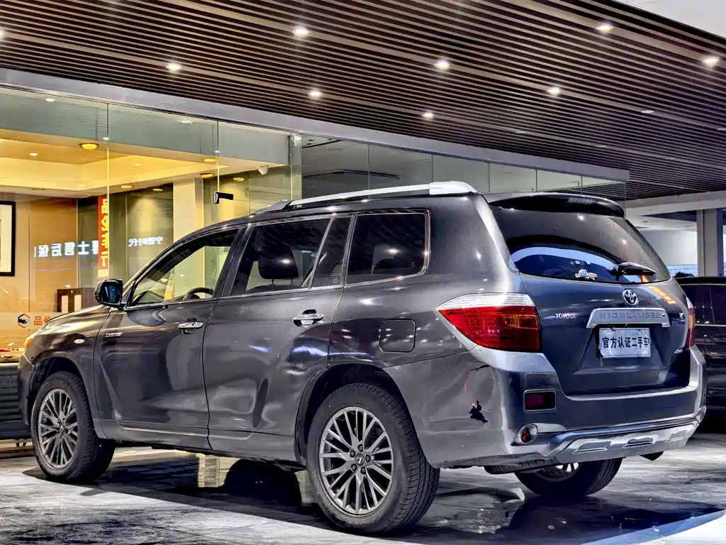 Toyota Highlander (Import) — миниатюра 9