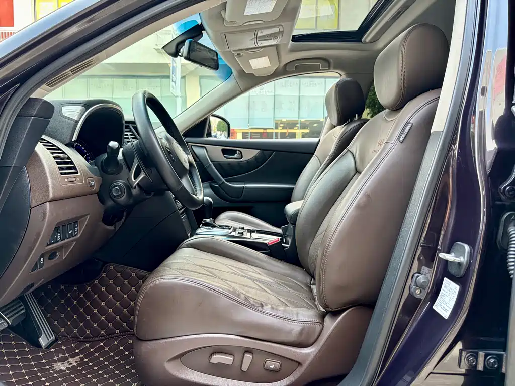 Infiniti QX70 — миниатюра 4