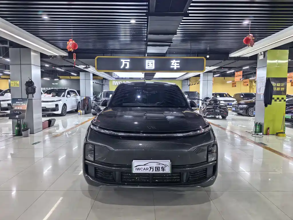 Li Auto L8